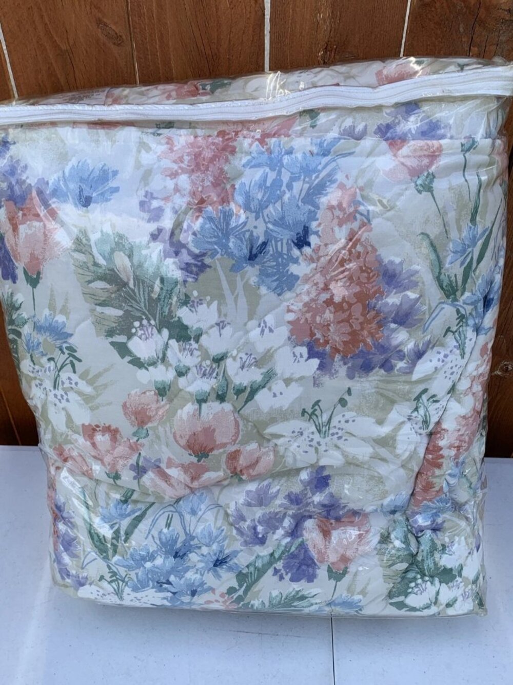 NOS Rex Fashions Quilted Bedspread Full Size Roses Spring Medley